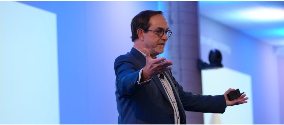 Conquering Obstacles To Compelling Data Communication 